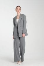 Gri Çizgili Desen Bol Paça Pantolonlu Kadın Takım Elbise