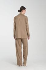 Kahve Çizgili Desen Bol Paça Pantolonlu Kadın Takım Elbise - Görsel 4