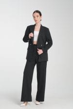 Siyah Çizgili Desen Bol Paça Pantolonlu Kadın Takım Elbise - Görsel 2