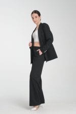 Siyah Çizgili Desen Bol Paça Pantolonlu Kadın Takım Elbise - Görsel 3