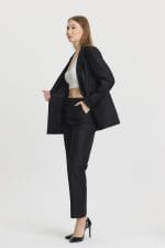 Siyah Cep Detaylı Takım Elbise - Görsel 3